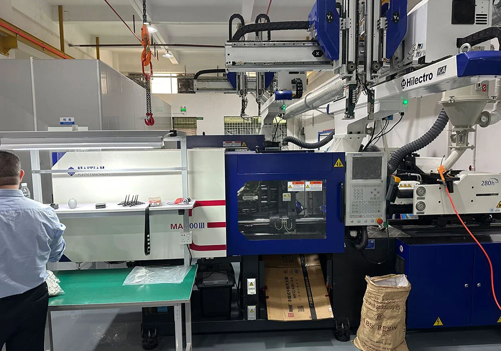 Plastic Injection Molding Press
