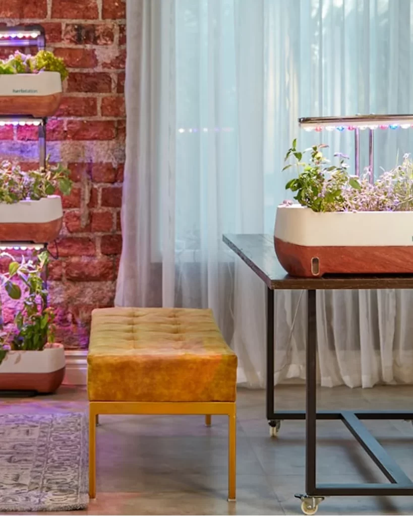 Smart indoor garden